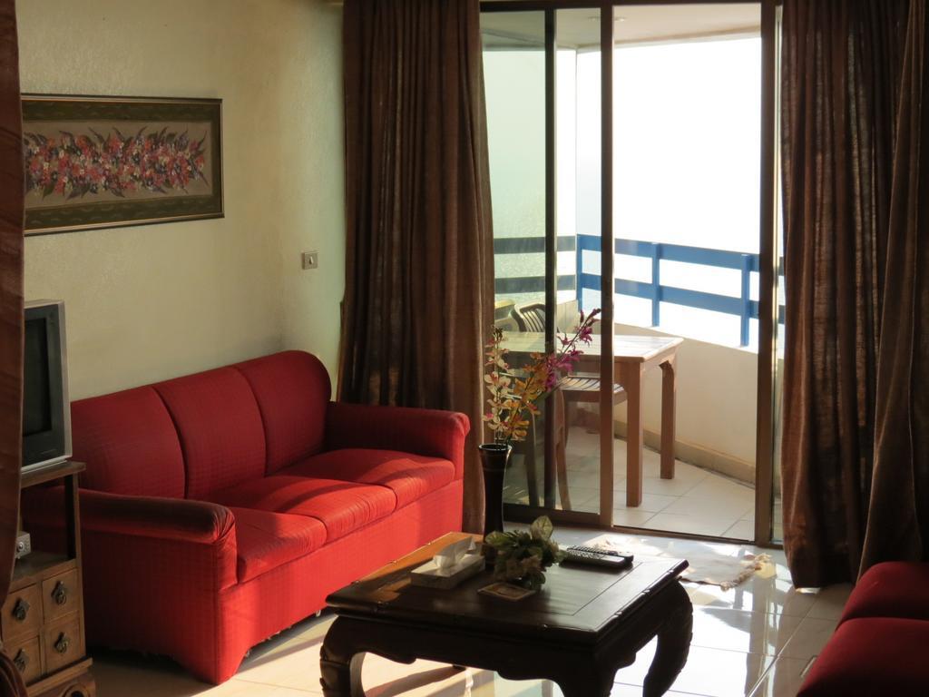 Jomtien Plaza Suite Apartments Chambre photo