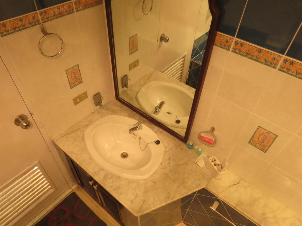 Jomtien Plaza Suite Apartments Chambre photo
