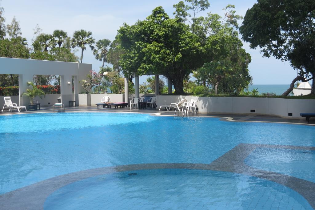 Jomtien Plaza Suite Apartments Extérieur photo